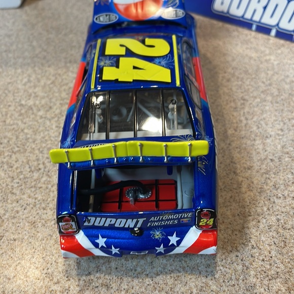 Jeff Gordon # 24 Du Pont /Pepsi/Daytona 2002 Monte Carlo 1:24.Scale Stock Car - Picture 14 of 16